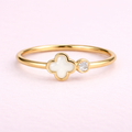 Clover Pearl Gold Ring