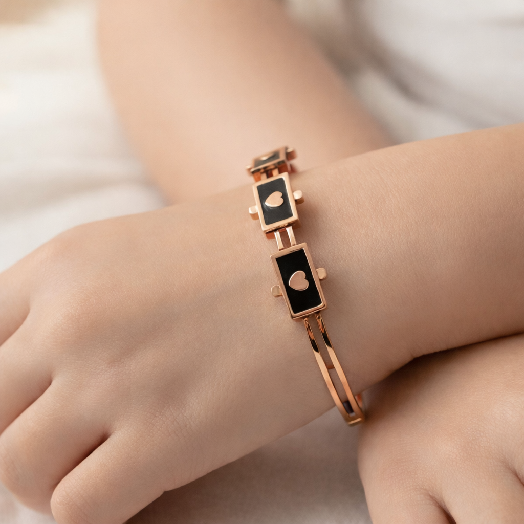 Rose Heart Bangle
