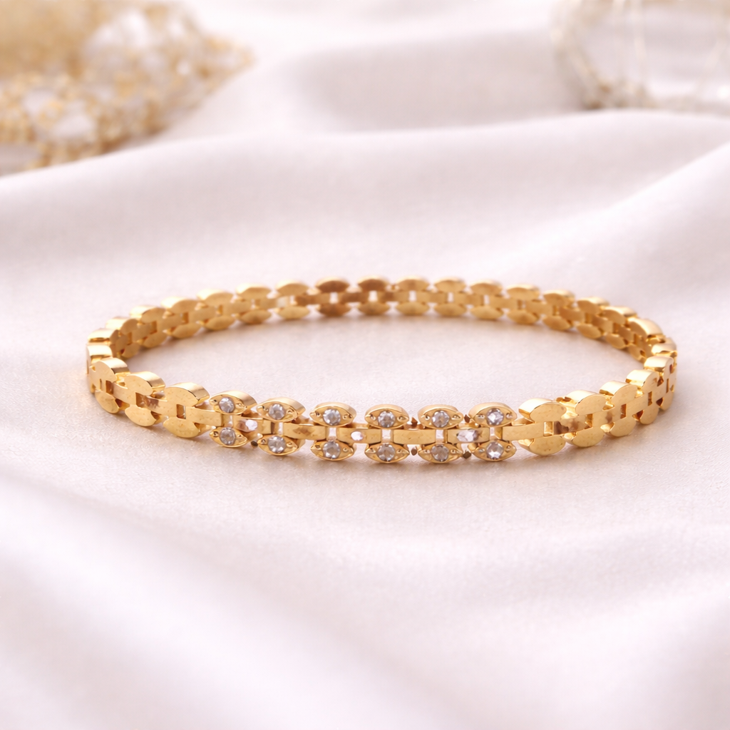 Heart Link Gold Bangle