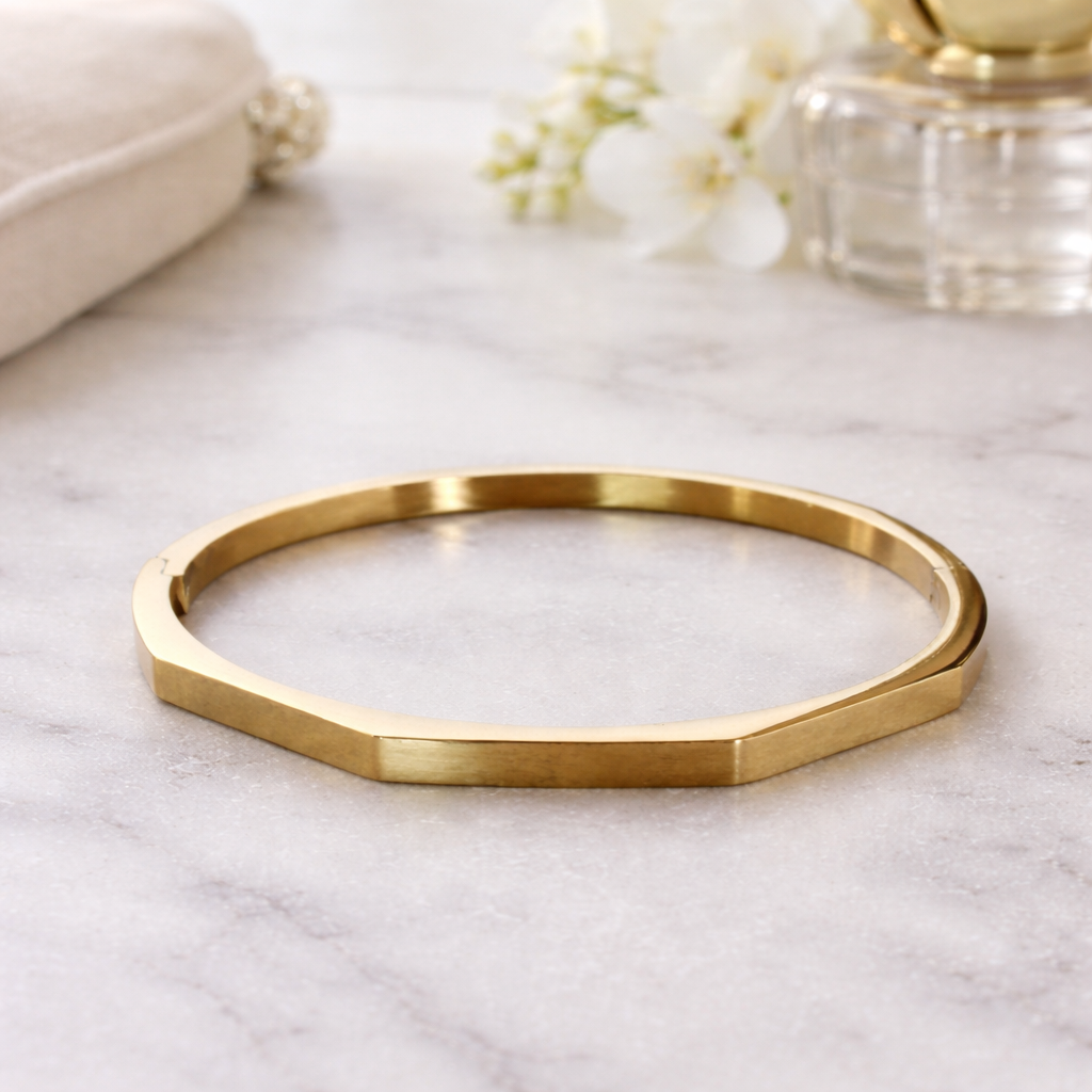 Minimal Gold Bangle